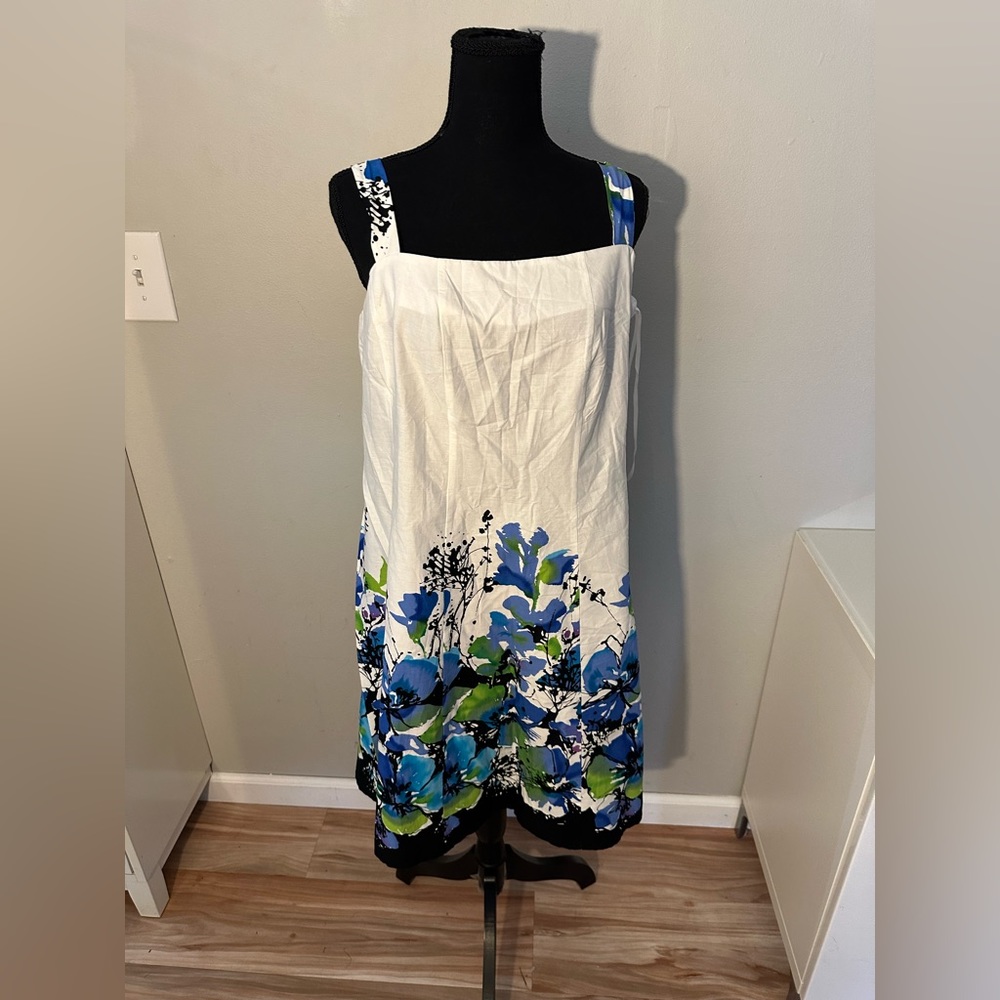 Dress barn. 16w summer dress.